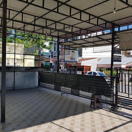 Oyo 93162 Cempaka Syariah Hotel Medan Bagian luar foto