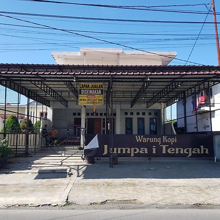 Oyo 93162 Cempaka Syariah Hotel Medan Bagian luar foto