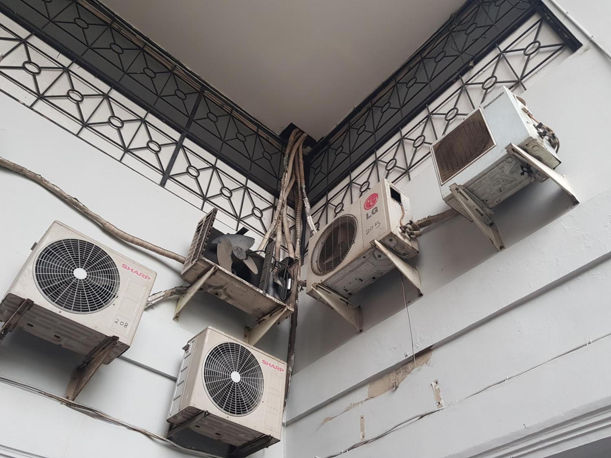 Oyo 93162 Cempaka Syariah Hotel Medan Bagian luar foto